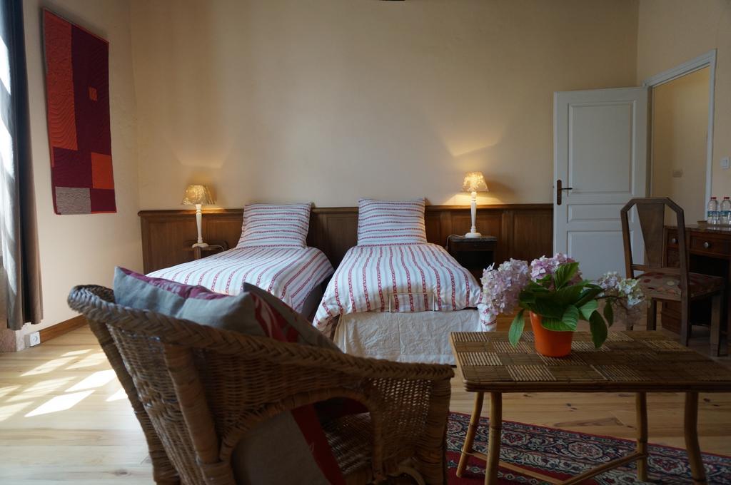 Maison Arriu Acomodação com café da manhã Montaut  Quarto foto