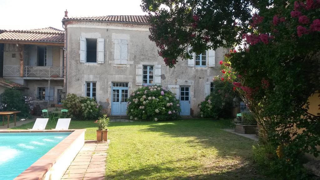 Maison Arriu Acomodação com café da manhã Montaut  Exterior foto