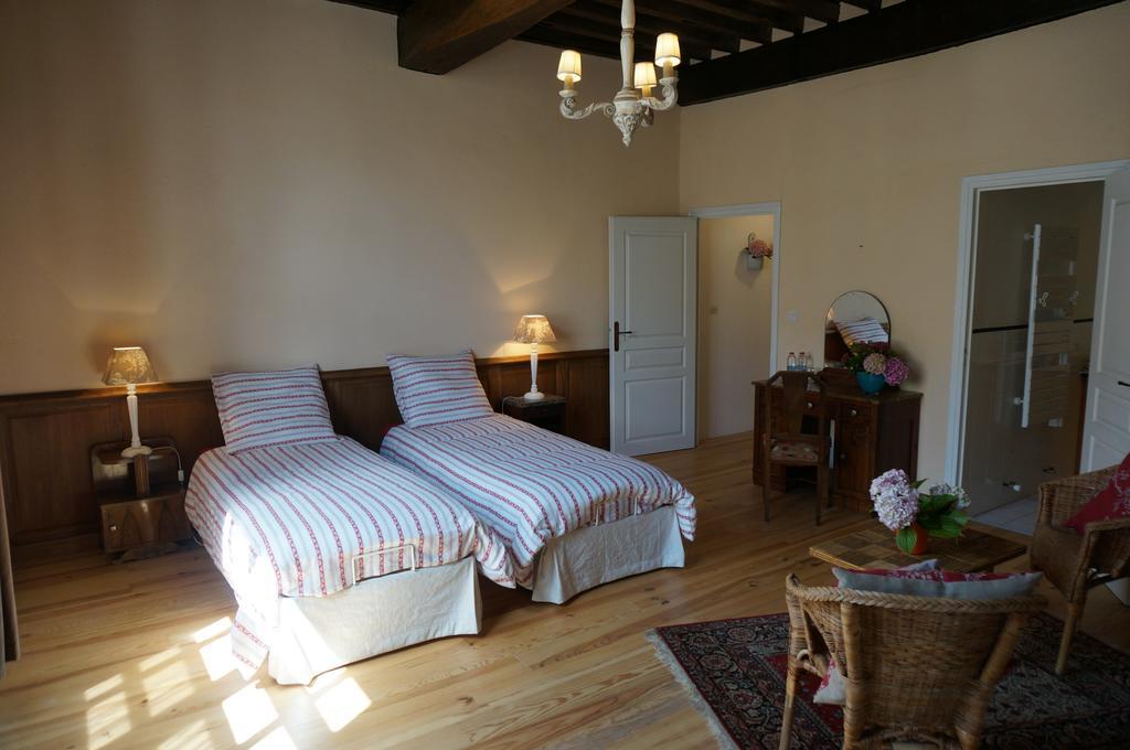 Maison Arriu Acomodação com café da manhã Montaut  Quarto foto